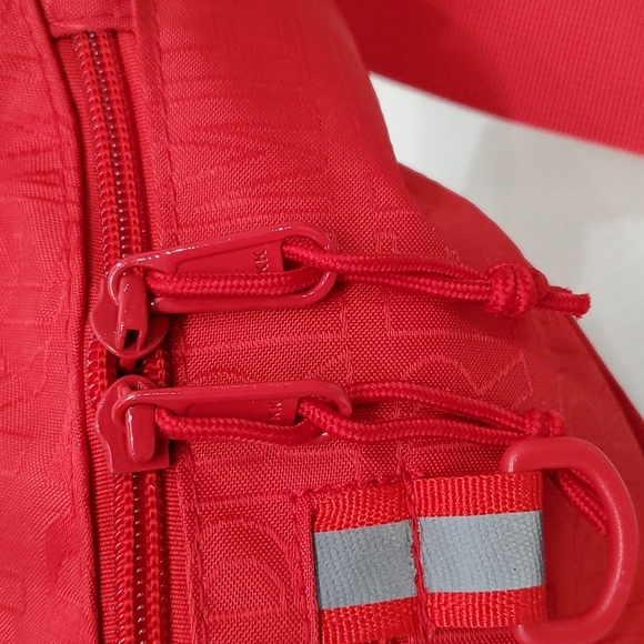 NWOT Supreme Waist Bag❤️❤️ - Picture 6 of 13